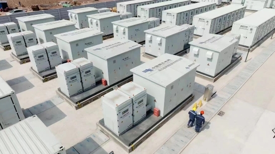 上海首座 “四合一” 混合型储能电站并网 开创技术融合新范式